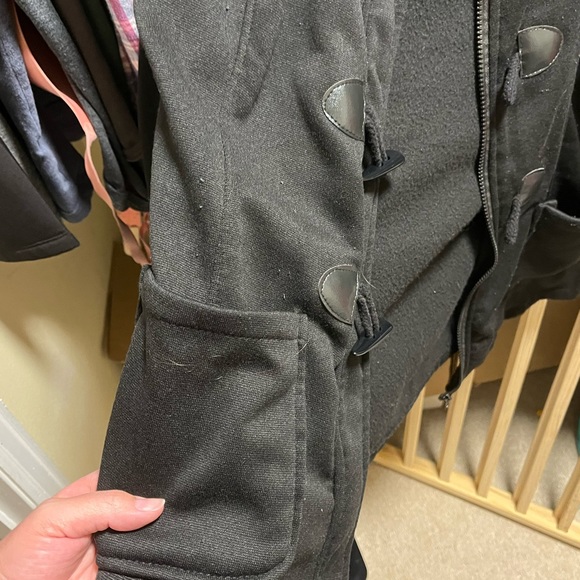 Black button up light jacket - Picture 3 of 6